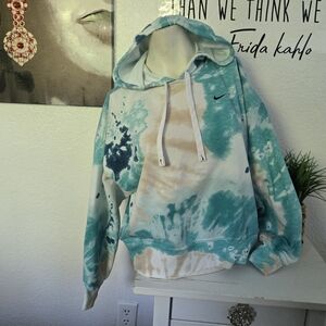 Nike Aqua and Cream Tie-Dye Oversized Cropped Hoodie Size Medium